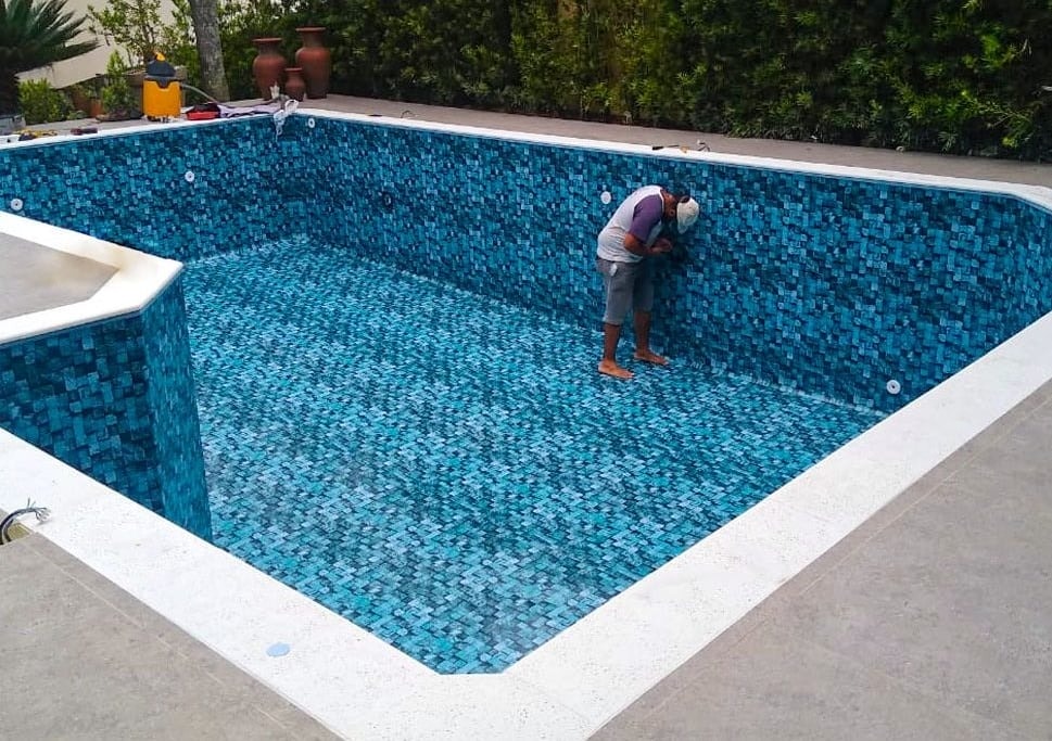 Troca de vinil em piscina
